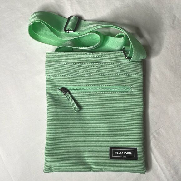 EUC Dakine Jive Crossbody Bag Light Green - Picture 1 of 5
